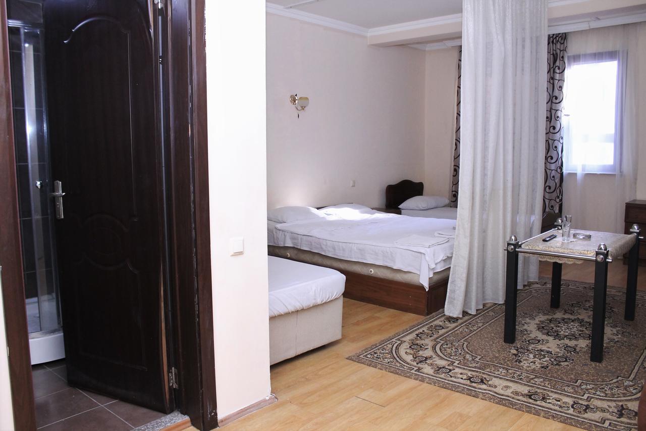 Hotel Hayat Batumi Bagian luar foto